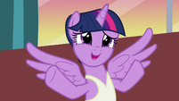 Twilight -makes her sister pancakes every morning- S7E10
