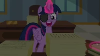 Twilight Sparkle "aha!" S8E16.png (755 KB)