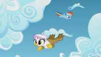 Young Rainbow and Gilda fly around the clouds S5E8