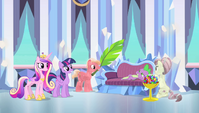 Crystal Ponies pampering Spike S4E24