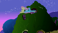 Rainbow Dash and Fluttershy fly out of the window S02E15