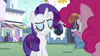 Rarity defers to Pinkie's expertise S6E12