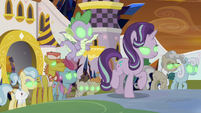 Starlight, Spike, and ponies Sombrafied S9E2