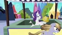 Amber Waves knocks straw weaving out of Rarity's hooves S3E02