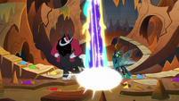 Cozy blasts ground between Tirek and Chrysalis S9E24