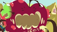 Giant apple shouting "I love you!" S9E23.png (835 KB) Giant apple shouting "I love you!" S9E23