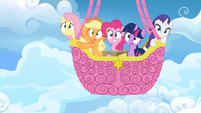 Main ponies in balloon afraid S3E07