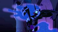 Nightmare Moon rearing S01E02