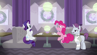 Pinkie Pie still doesn't like the food S6E12