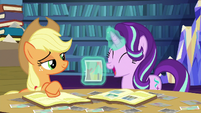 Starlight Glimmer laughs at Applejack's story S6E21