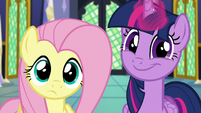 Twilight and Fluttershy enter the throne room S5E23