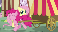 Pinkie trots away S5E19