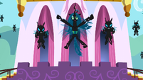 Queen Chrysalis flying S2E26