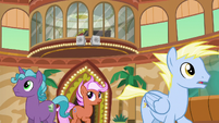 Resort ponies hear Gladmane's voice S6E20