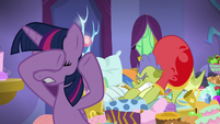 Sludge stretching behind Twilight S8E24