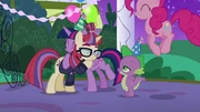 Twilight y Spike se despiden de Moon Dancer.