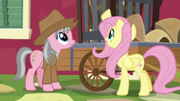 Fluttershy pointing at the cages S7E5