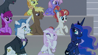 Rainbow Stars heckling the Young Six S8E7