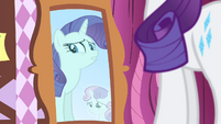 Sweetie's reflection appear on the mirror S4E19