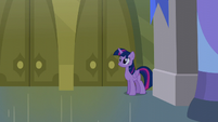 Twilight looks for Moon Dancer in the library S5E12