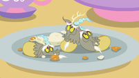 Discord's fingers looking full S7E12