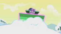 Frontal view of Twilight's magic plough S1E11