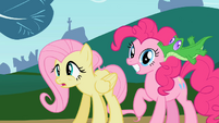 Gummy sucking Pinkie Pie ear S2E07