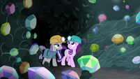 Maud and Starlight enter the gem cave S7E4