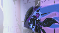 Nightmare Moon trying to resist bright flash S1E2