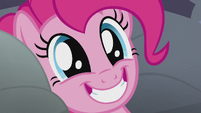 Pinkie wakes up as the sun rises S5E20