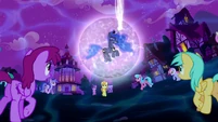 Ponies gather around Princess Luna S5E13