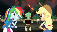 Rainbow Dash whispering to Applejack EGS2