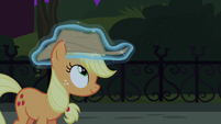 Rarity places new hat on Applejack's head S5E16