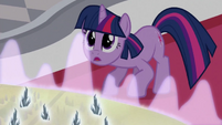 Twilight Looking at Celestia S3E1