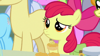 Apple Bloom skeptical of Grand Pear S7E13