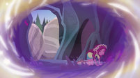 Gloriosa Daisy stumbling into the cave EG4