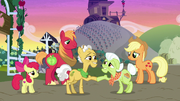 Granny Smith and Grand Pear make amends S7E13