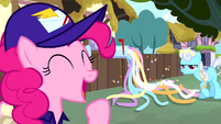 Mailpony Pinkie and unamused Shoeshine S4E12