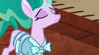 Mistmane casting her magic effortlessly S7E16