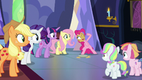 Pinkie Pie telling her friends to laugh S7E14