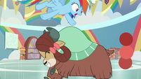 Rainbow Dash dodging over Yona S9E7