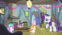 Rarity talking to bored foals S4E19