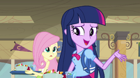 Twilight corrects herself "everyBODY" EG