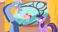 Discord with a bouquet of flowers S4E11