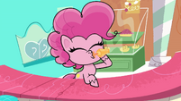 Pinkie drinking a telepathy potion PLS1E1a