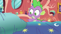 Spike pointing S2E03