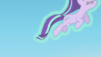 Starlight levitates herself away S5E26