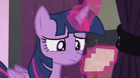 Twilight sorts her flash cards again S5E25