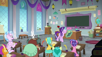 Starlight Glimmer counseling the students S8E2