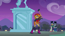 Sunset Shimmer holding sledgehammer EG